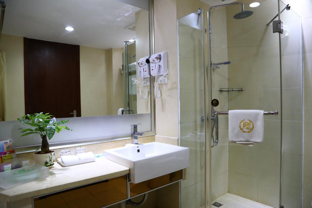 Long Zhou Grand Hotel Canton Chambre photo